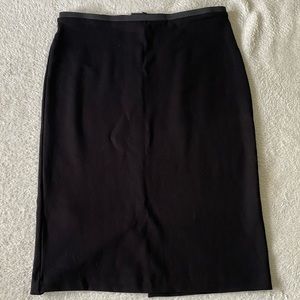 Carmen Marc Valvo Black stretch Pencil skirt back gold zip size small​​​​​​